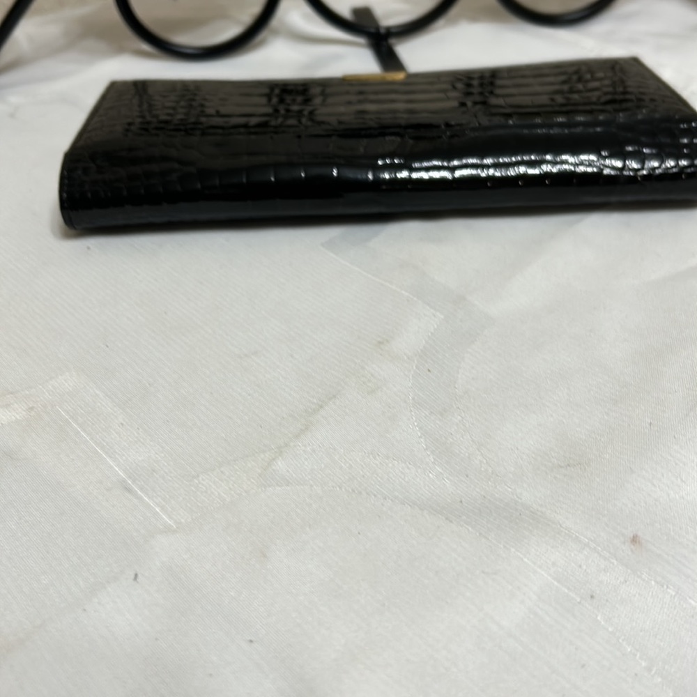 Women’s Wallets - Picture 4 of 8